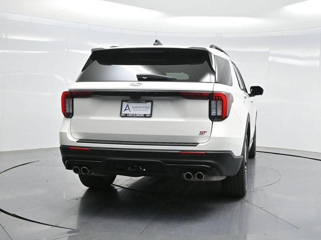 Photo of 2025 White Metallic Ford Explorer