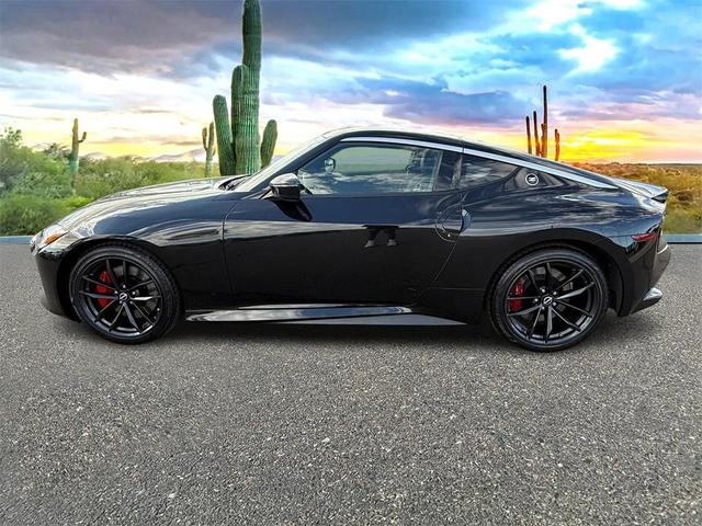 Photo of 2025 Black Diamond Pearl Nissan Z