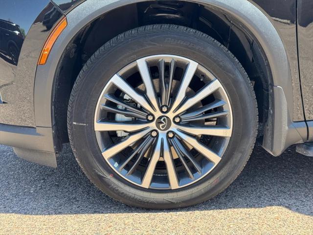 Photo of 2025 Mineral Black INFINITI QX60