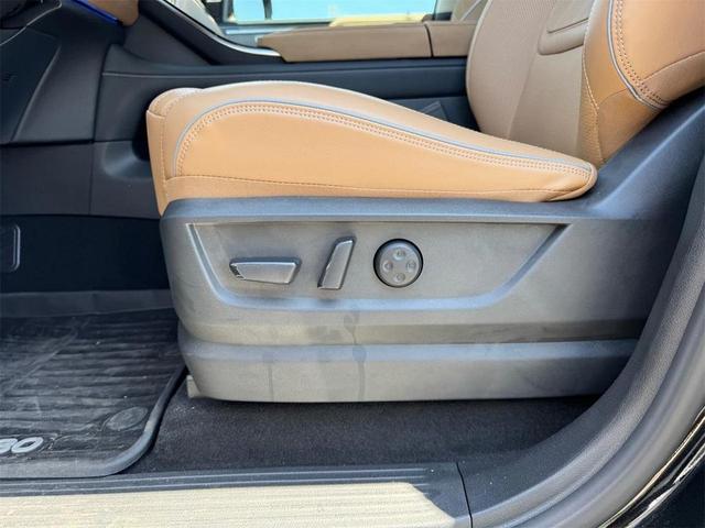 Photo of 2025 Black Obsidian INFINITI QX80