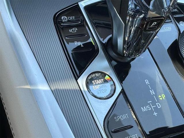 Photo of 2022 White Metallic BMW X6