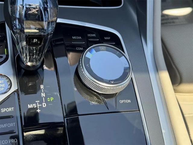 Photo of 2022 White Metallic BMW X6