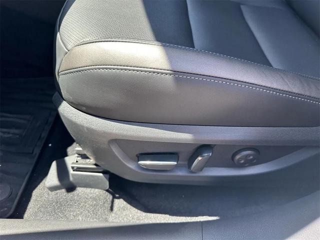 Photo of 2025 Radiant White INFINITI QX50