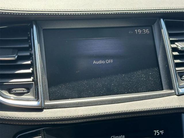 Photo of 2025 Radiant White INFINITI QX50
