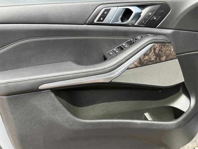 Photo of 2024 Gray BMW X5