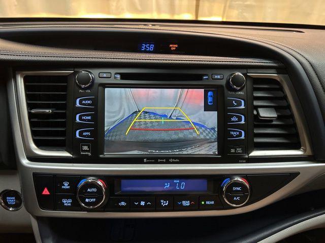 Photo of 2017 Celestial Silver Metallic Toyota Highlander