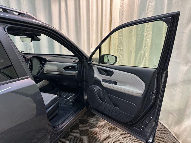 Photo of 2025 Magnetite Gray Metallic Subaru Forester