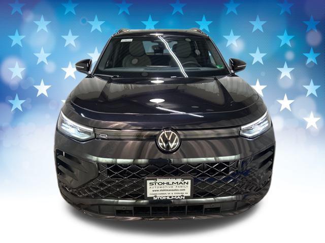 Photo of 2025 Deep Black Pearl Volkswagen Tiguan