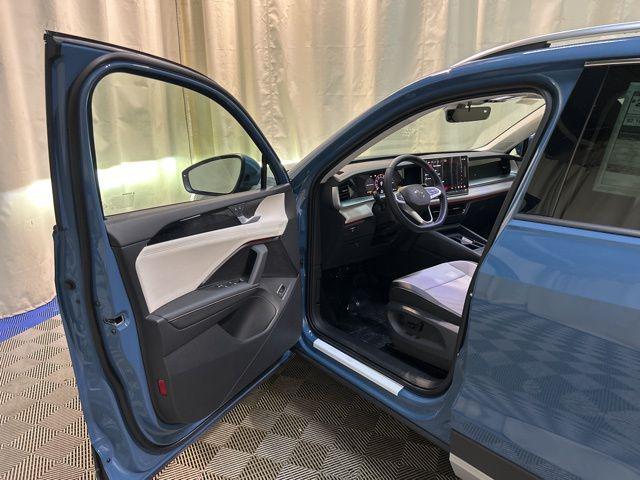 Photo of 2025 Monterey Blue Volkswagen Tiguan