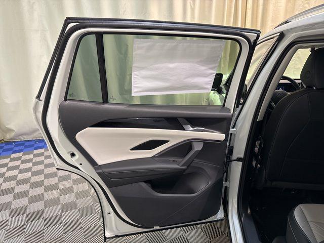 Photo of 2025 Pure White Volkswagen Tiguan