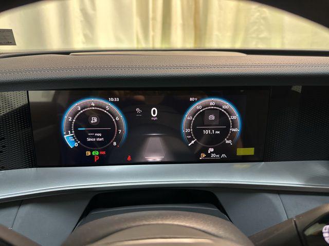 Photo of 2025 Opal White Pearl Volkswagen Tiguan