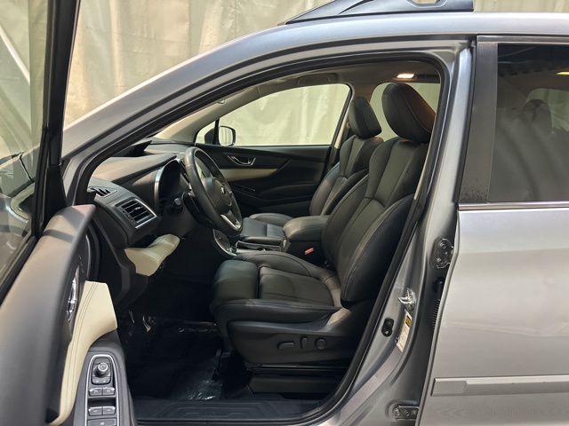 Photo of 2022 Ice Silver Metallic Subaru Ascent