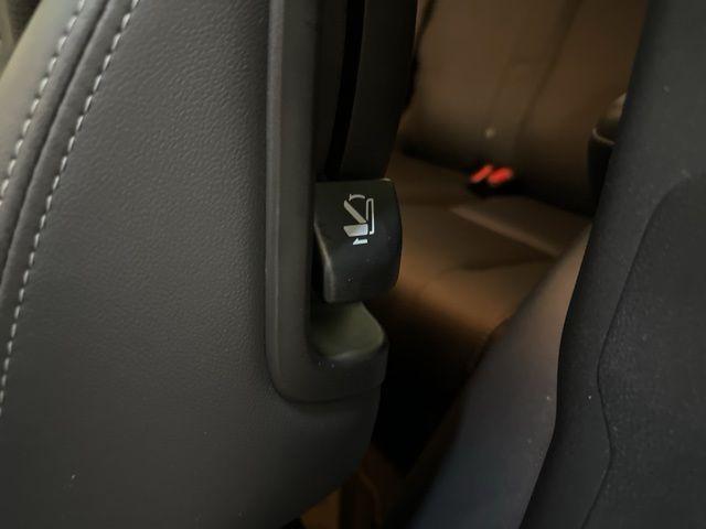 Photo of 2022 Ice Silver Metallic Subaru Ascent