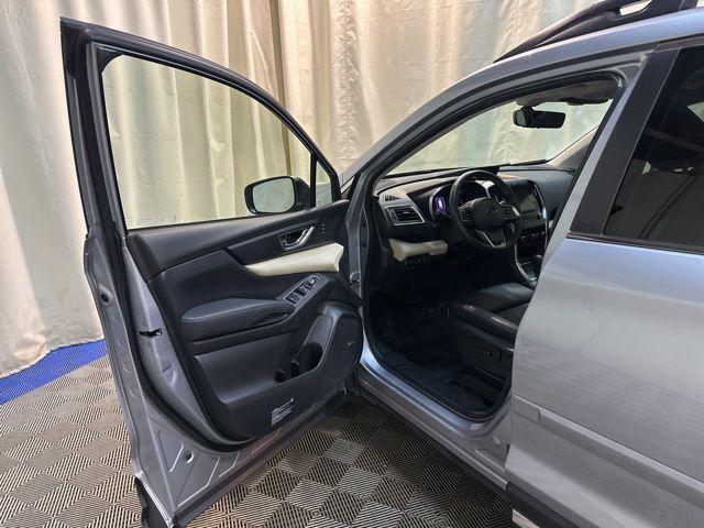 Photo of 2022 Ice Silver Metallic Subaru Ascent