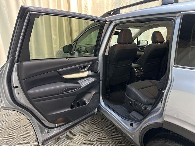 Photo of 2022 Ice Silver Metallic Subaru Ascent