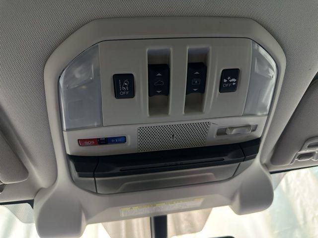 Photo of 2022 Ice Silver Metallic Subaru Ascent