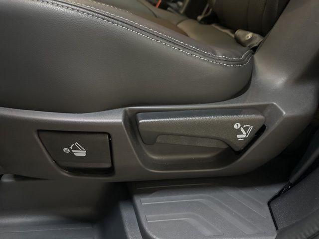 Photo of 2022 Ice Silver Metallic Subaru Ascent