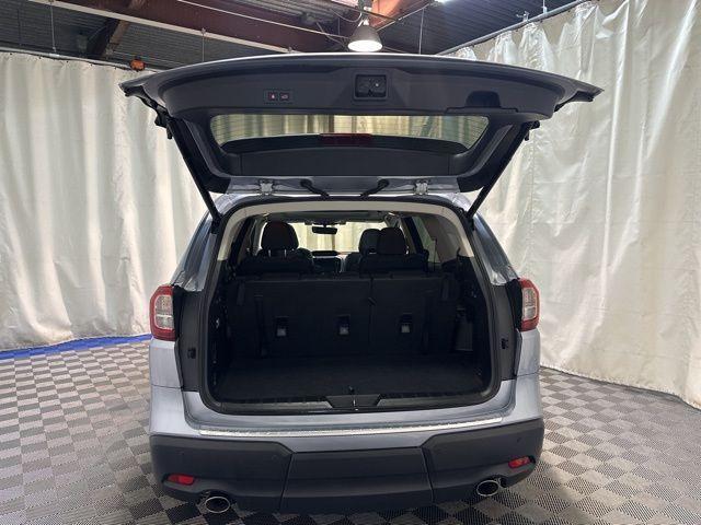 Photo of 2022 Ice Silver Metallic Subaru Ascent
