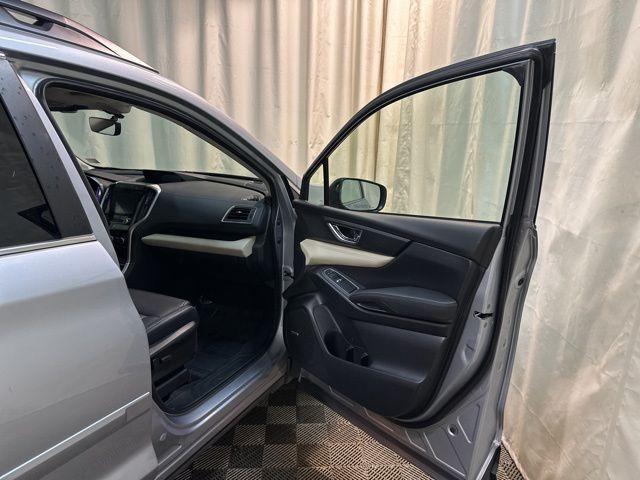 Photo of 2022 Ice Silver Metallic Subaru Ascent