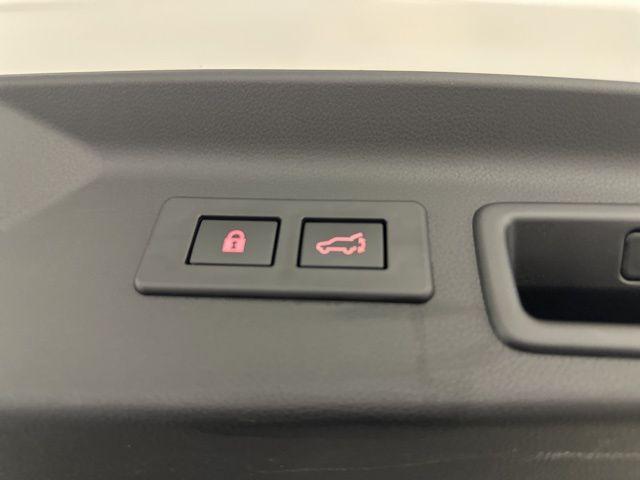 Photo of 2025 Crystal White Pearl Subaru Forester