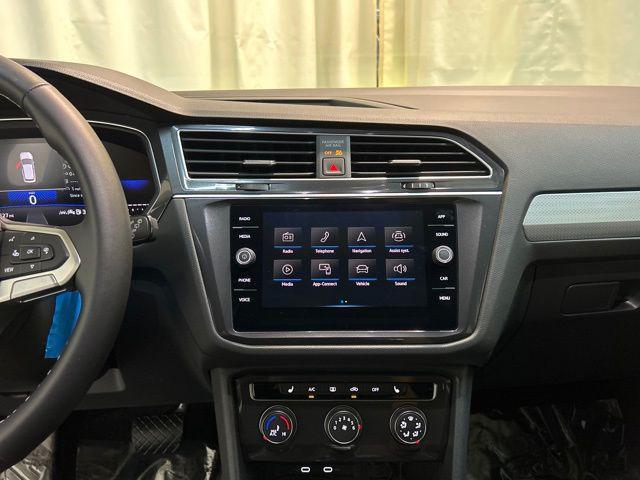 Photo of 2024 Platinum Gray Metallic Volkswagen Tiguan