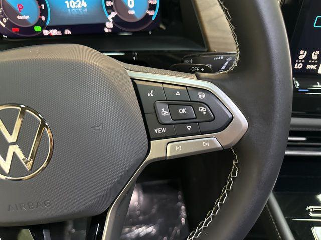 Photo of 2025 Deep Black Pearl Volkswagen Atlas