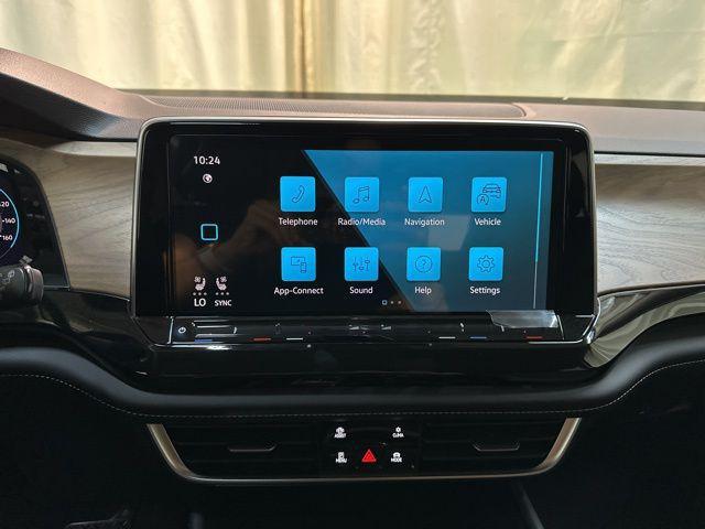 Photo of 2025 Deep Black Pearl Volkswagen Atlas