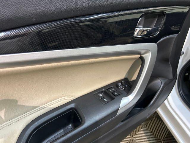 Photo of 2015 White Orchid Pearl Honda Accord