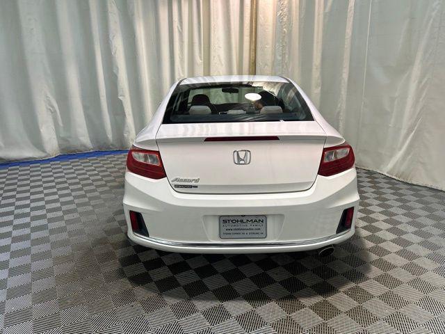 Photo of 2015 White Orchid Pearl Honda Accord