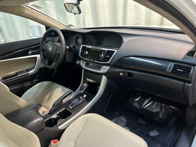 Photo of 2015 White Orchid Pearl Honda Accord