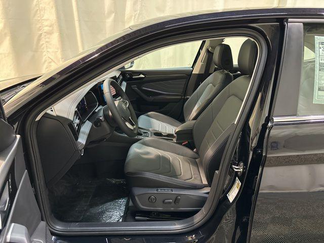 Photo of 2026 Deep Black Pearl Effect Volkswagen Jetta