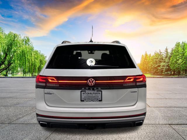 Photo of 2026 Opal White Pearl Volkswagen Atlas