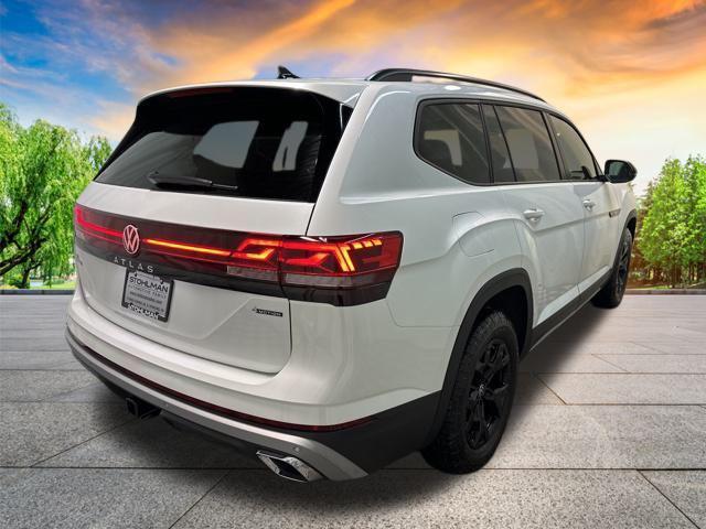 Photo of 2026 Opal White Pearl Volkswagen Atlas