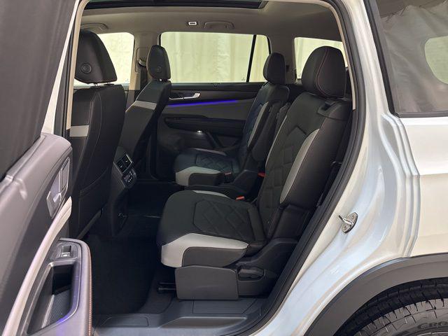 Photo of 2025 Pure White Volkswagen Atlas