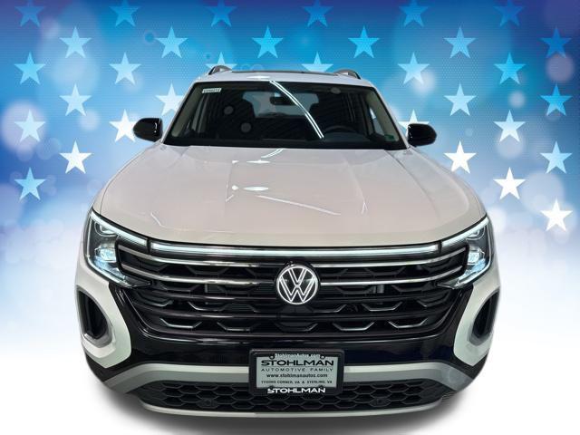 Photo of 2025 Pure White Volkswagen Atlas