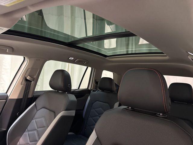Photo of 2025 Pure White Volkswagen Atlas