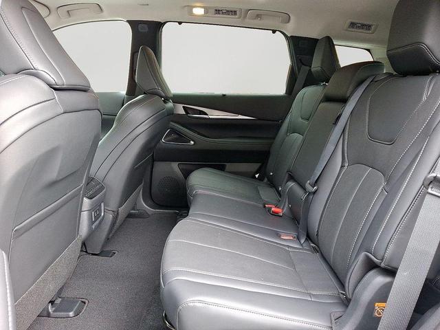 Photo of 2026 Radiant White INFINITI QX60