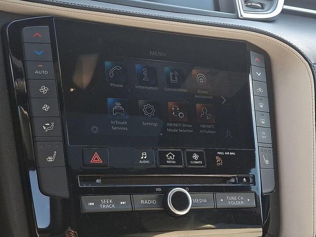 Photo of 2022 Majestic White INFINITI QX55