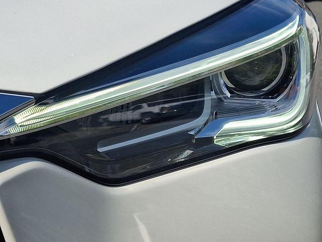 Photo of 2022 Majestic White INFINITI QX55