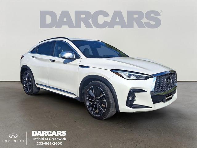 Photo of 2022 Majestic White INFINITI QX55