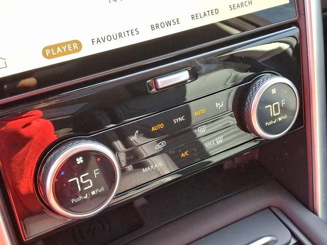 Photo of 2024 Fuji White Land Rover Discovery