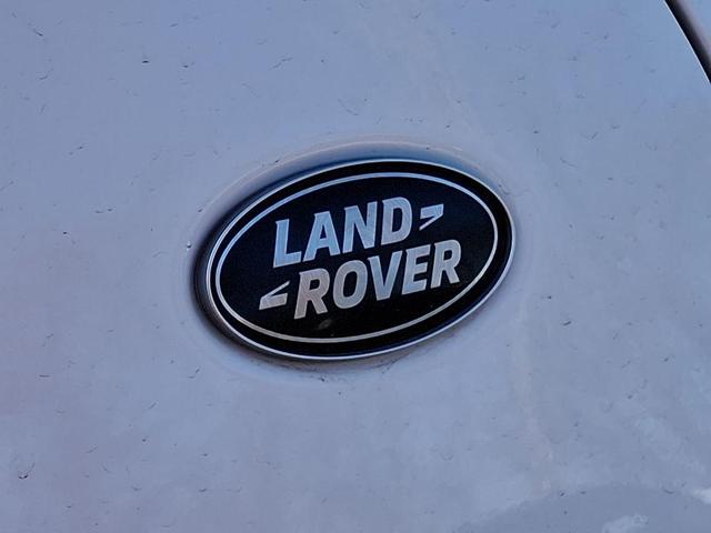 Photo of 2024 Fuji White Land Rover Discovery