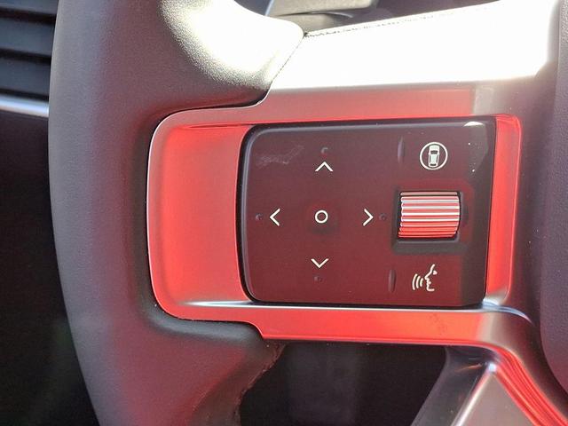 Photo of 2024 Fuji White Land Rover Discovery