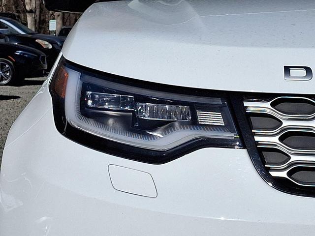 Photo of 2024 Fuji White Land Rover Discovery