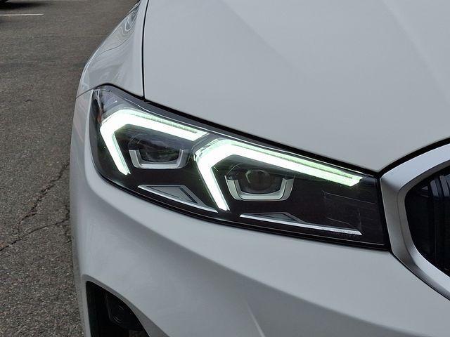 Photo of 2024 Alpine White BMW 330