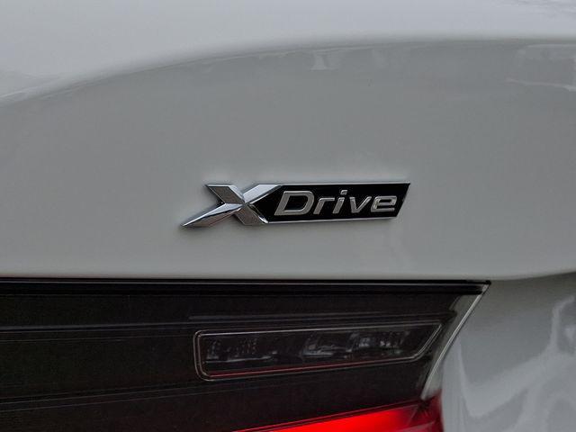 Photo of 2024 Alpine White BMW 330