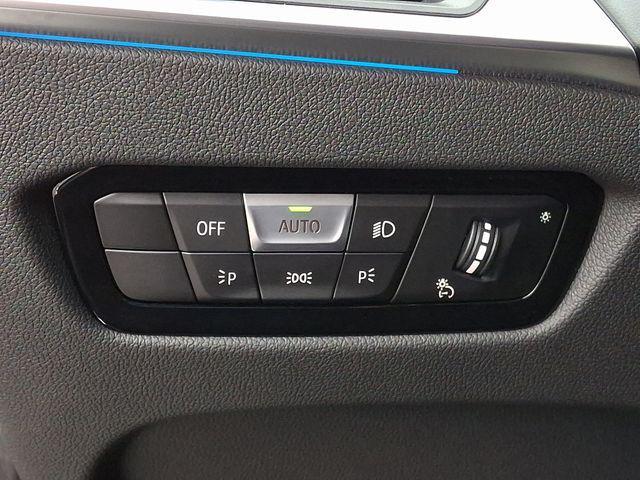 Photo of 2024 Alpine White BMW 330