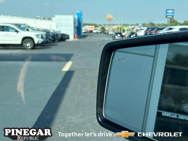 Photo of 2024 EXTERIOR BARB WIRE MET 1 633D Chevrolet Silverado 1500
