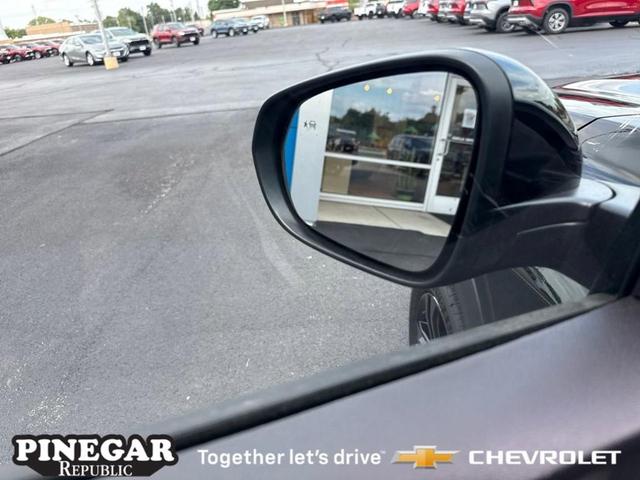 Photo of 2025 Mosaic Black Metallic Chevrolet Trax
