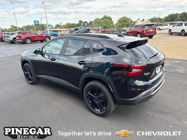 Photo of 2025 Mosaic Black Metallic Chevrolet Trax